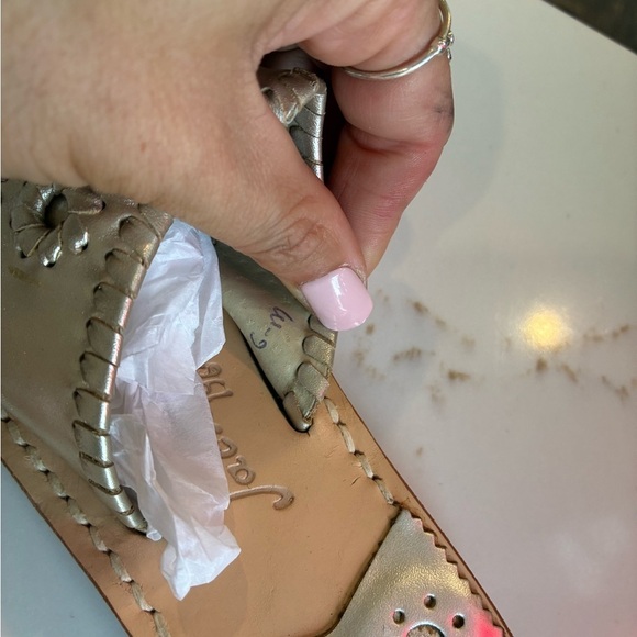 Jack Rogers gold sandals size 6 - Picture 3 of 3